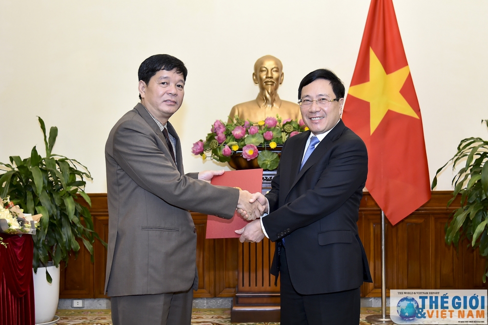 Phó Thủ tướng, Bộ trưởng Phạm Bình Minh trao quyết định bổ nhiệm Tổng Lãnh sự