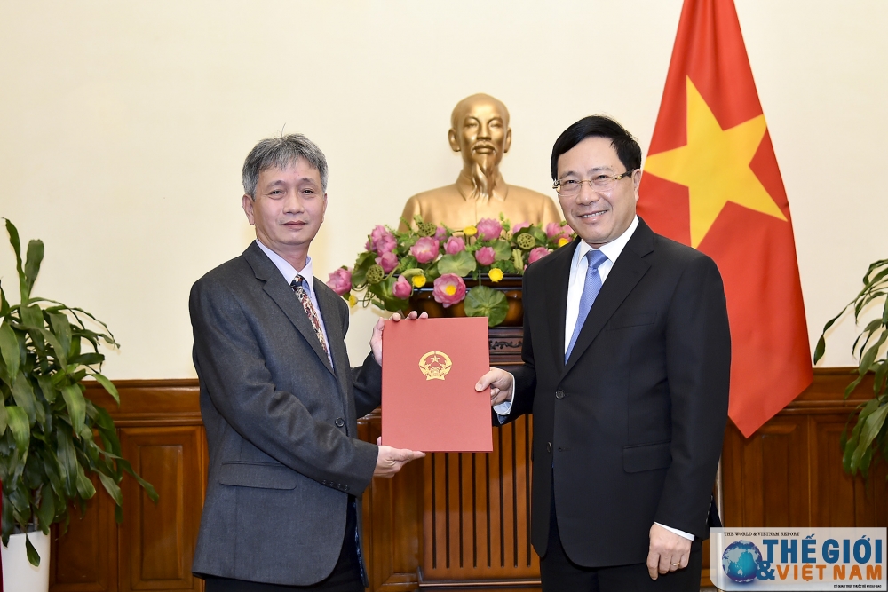 Phó Thủ tướng, Bộ trưởng Phạm Bình Minh trao quyết định bổ nhiệm Tổng Lãnh sự