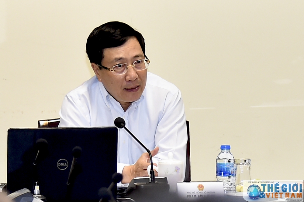 dua cong tac nghien cuu gan lien voi thuc tien doi ngoai