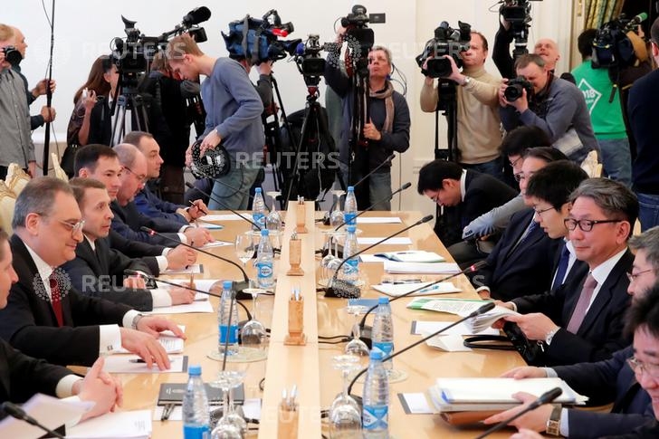 nga nhat co the hop tac kinh te tren quan dao tranh chap