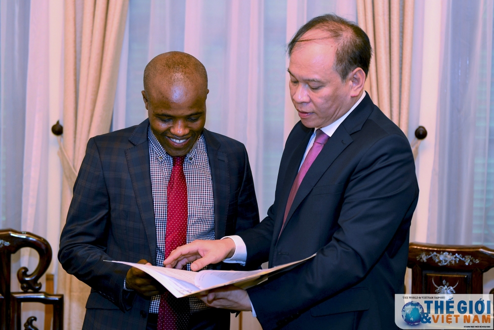 Tin từ Cục Lãnh sự: Việt Nam bổ nhiệm Lãnh sự danh dự tại Cameroon tin tu cuc lanh su viet nam bo nhiem lanh su danh du tai cameroon