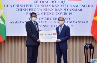 Việt Nam trao quà trị giá 50.000 USD hỗ trợ Myanmar phòng, chống Covid-19