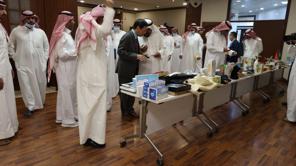 Đại sứ Vũ Viết Dũng thăm, làm việc, xúc tiến thương mại - đầu tư tại tỉnh Qassim, Saudi Arabia