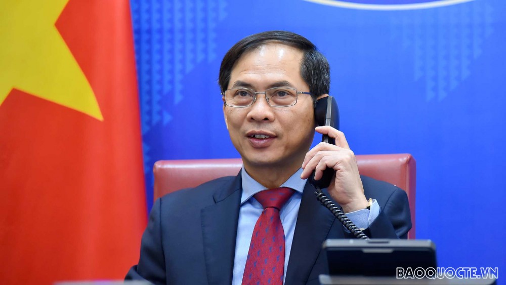 Bộ trưởng Ngoại giao Sergei Lavrov chúc mừng và mời Bộ trưởng Bùi Thanh Sơn thăm Nga