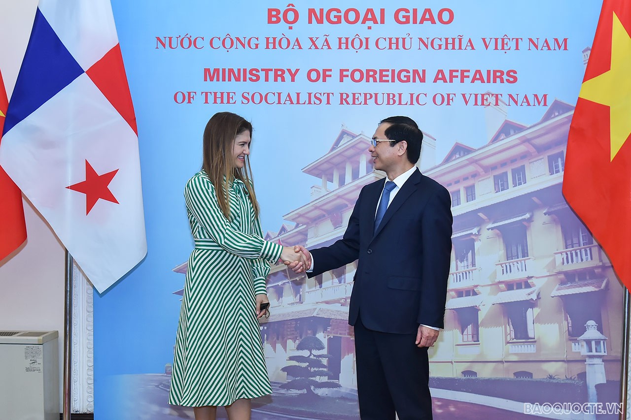 Bộ trưởng Ngoại giao Bùi Thanh Sơn đón và hội đàm với Bộ trưởng Ngoại giao Panama Érika Mouynes