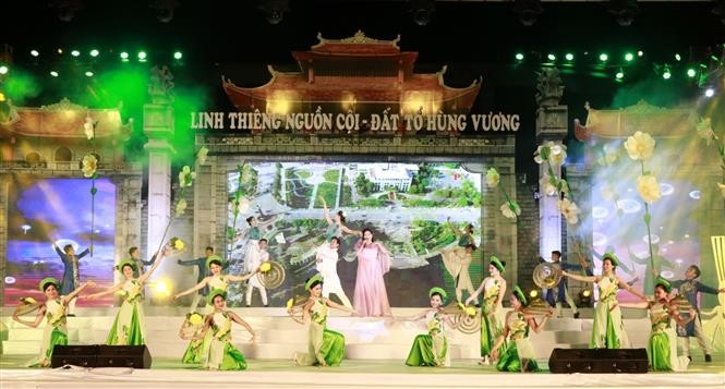Giỗ Tổ Hùng Vương 2022: Chương trình nghệ thuật ‘Linh thiêng nguồn cội - Đất Tổ Hùng Vương’