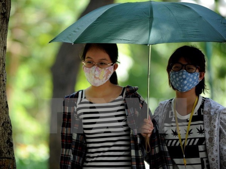 Nắng nóng tiếp diễn tại Bắc Bộ, nhiệt độ cao nhất trên 38 độ C tin nhap 20170502081922