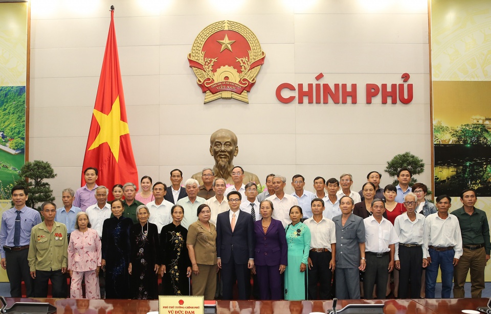 Phó Thủ tướng tiếp đoàn đại biểu người có công Lạng Sơn, Quảng Nam tin nhap 20170524085425