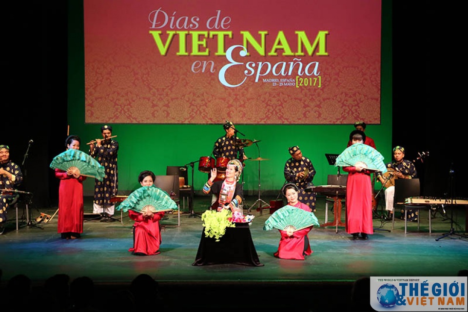 khai mac ngay viet nam tai tay ban nha 2017