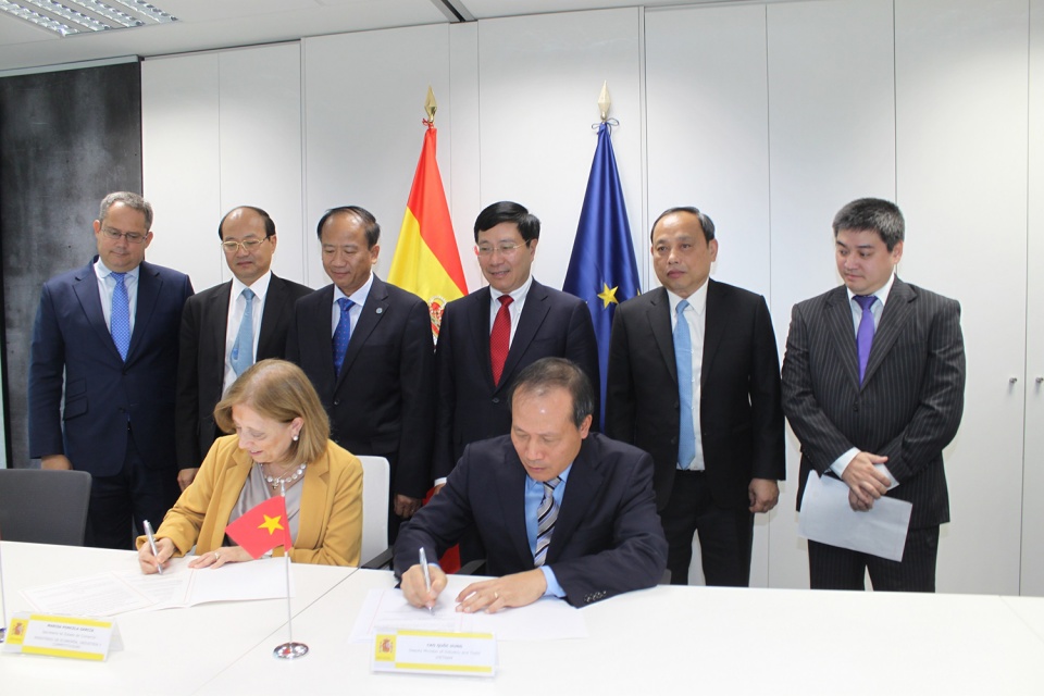 pho thu tuong pham binh minh chu tri dien dan kinh te viet nam tay ban nha