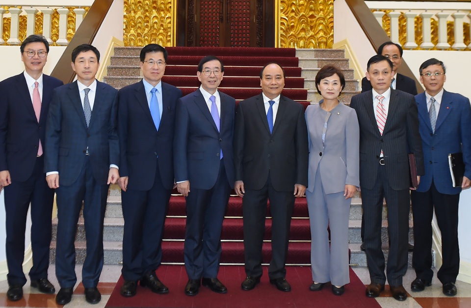 Thủ tướng Nguyễn Xuân Phúc tiếp Đặc phái viên của Tổng thống Hàn Quốc tin nhap 20170525203942