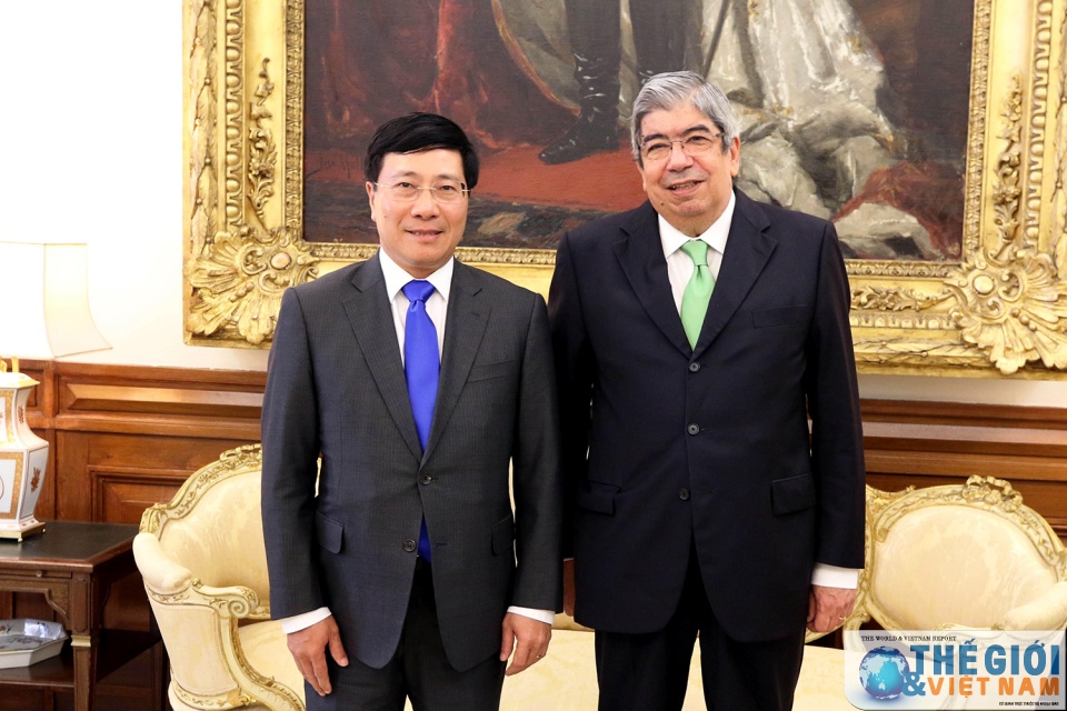 Phó Thủ tướng Phạm Bình Minh hội kiến Chủ tịch Quốc hội Bồ Đào Nha pho thu tuong pham binh minh hoi kien chu tich quoc hoi bo dao nha