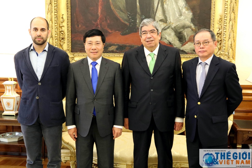 Phó Thủ tướng Phạm Bình Minh hội kiến Chủ tịch Quốc hội Bồ Đào Nha pho thu tuong pham binh minh hoi kien chu tich quoc hoi bo dao nha