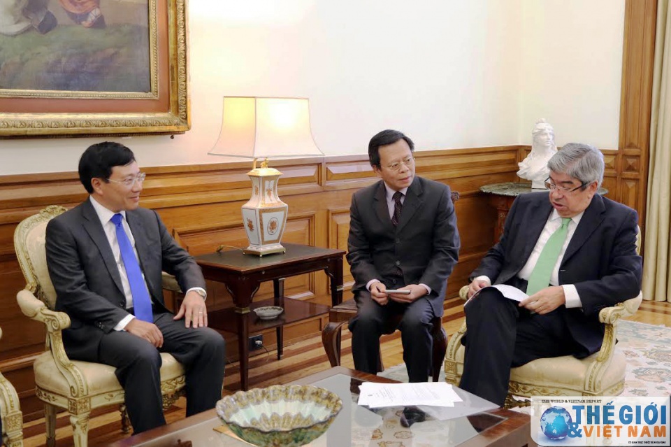 Phó Thủ tướng Phạm Bình Minh hội kiến Chủ tịch Quốc hội Bồ Đào Nha pho thu tuong pham binh minh hoi kien chu tich quoc hoi bo dao nha