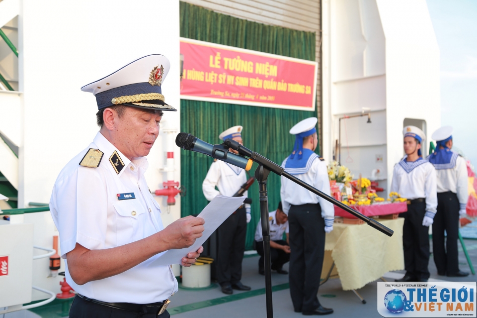 kieu bao va dai bieu doan cong tac so 10 tri an chien sy dong bao o truong sa