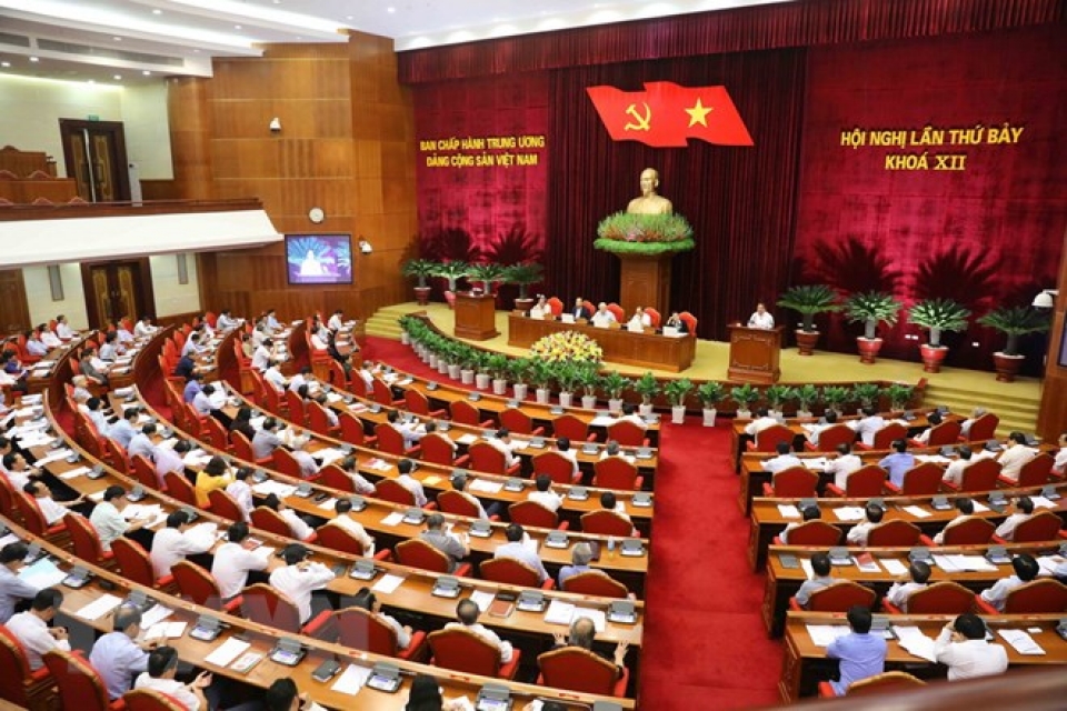 dien bien ngay lam viec thu hai cua hoi nghi trung uong 7