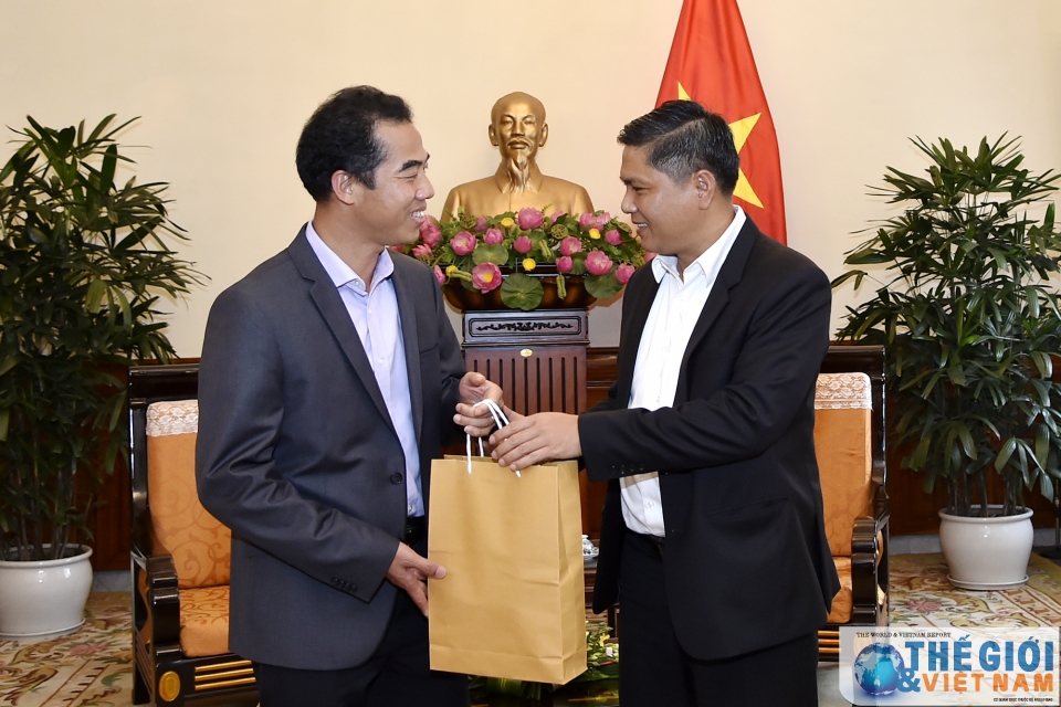 trao doi kinh nghiem xay dung luat co quan dai dien giua viet nam lao