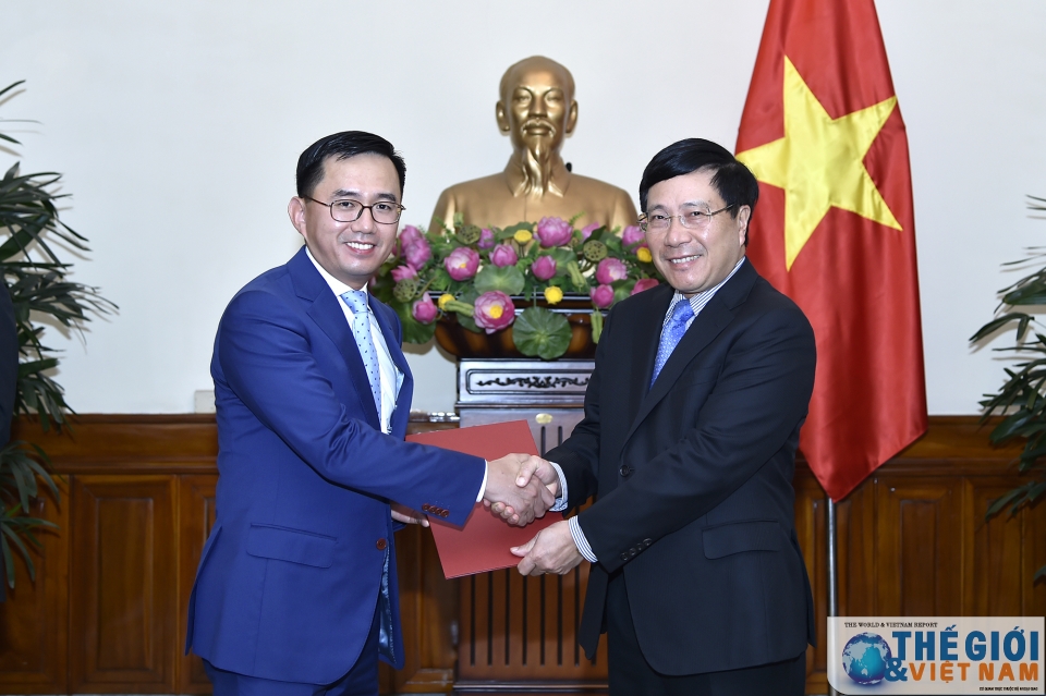 bo ngoai giao trao quyet dinh bo nhiem 03 vu truong