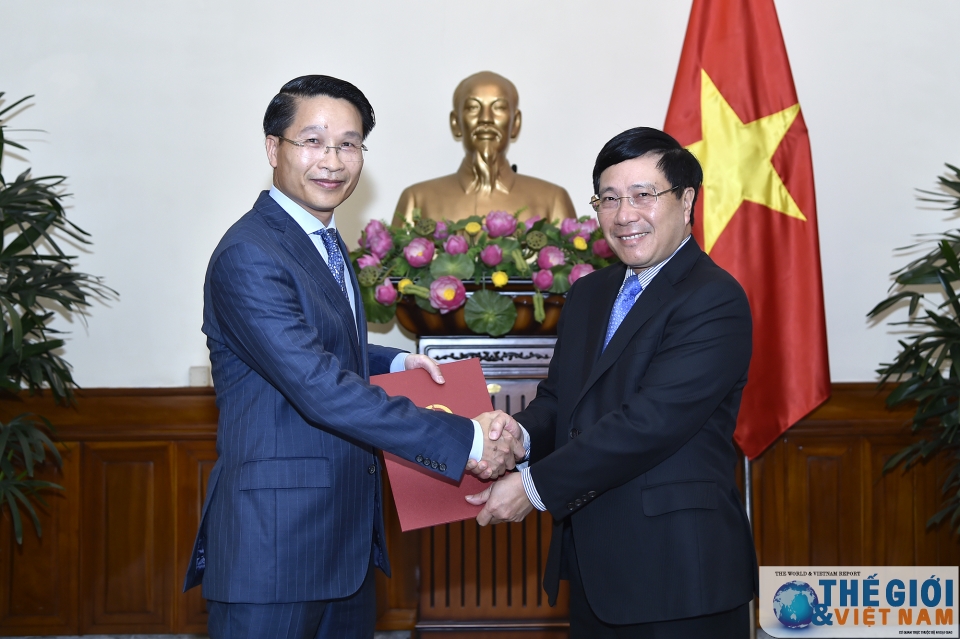 bo ngoai giao trao quyet dinh bo nhiem 03 vu truong