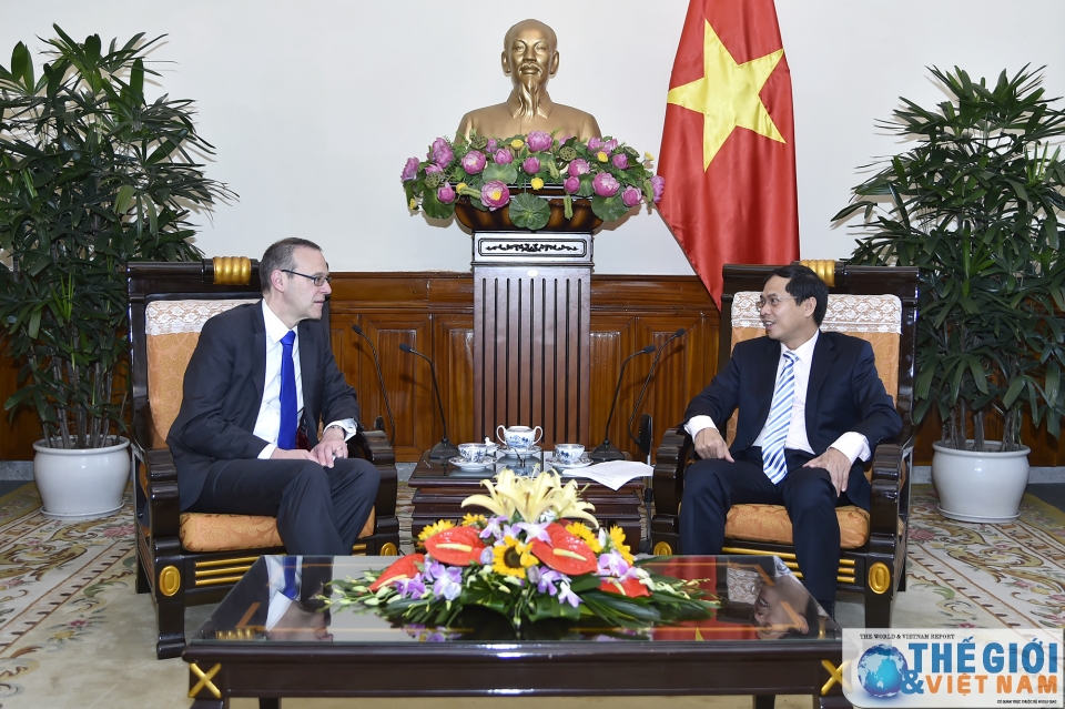 thu truong thuong truc bui thanh son tiep quoc vu khanh anh simon mcdonald