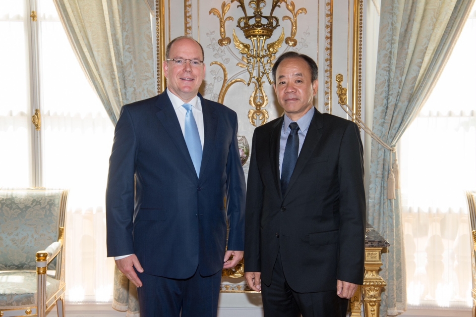 dai su nguyen thiep trinh thu uy nhiem len hoang than monaco albert ii