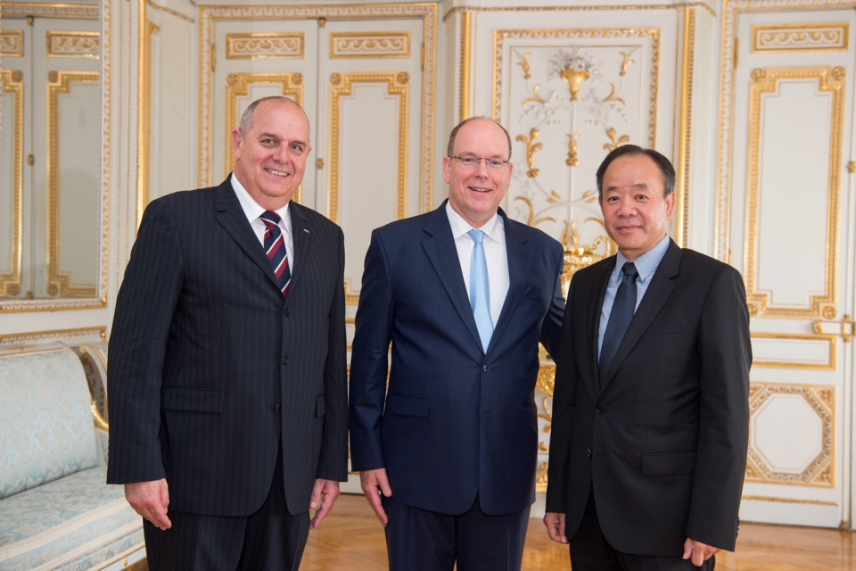 dai su nguyen thiep trinh thu uy nhiem len hoang than monaco albert ii