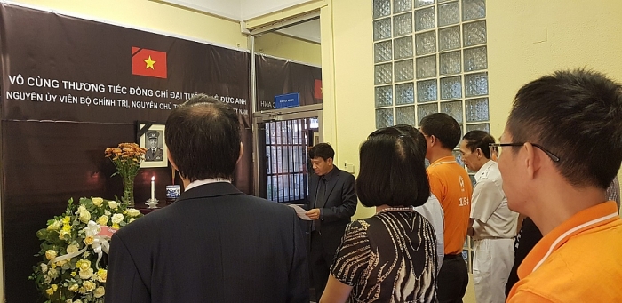 le vieng va mo so tang nguyen chu tich nuoc le duc anh tai indonesia mozambique belarus bangladesh va lb nga