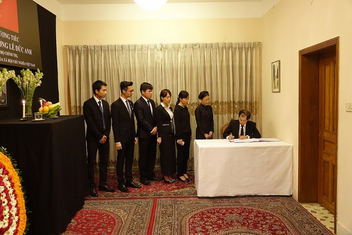 le vieng va mo so tang nguyen chu tich nuoc le duc anh tai indonesia mozambique belarus bangladesh va lb nga