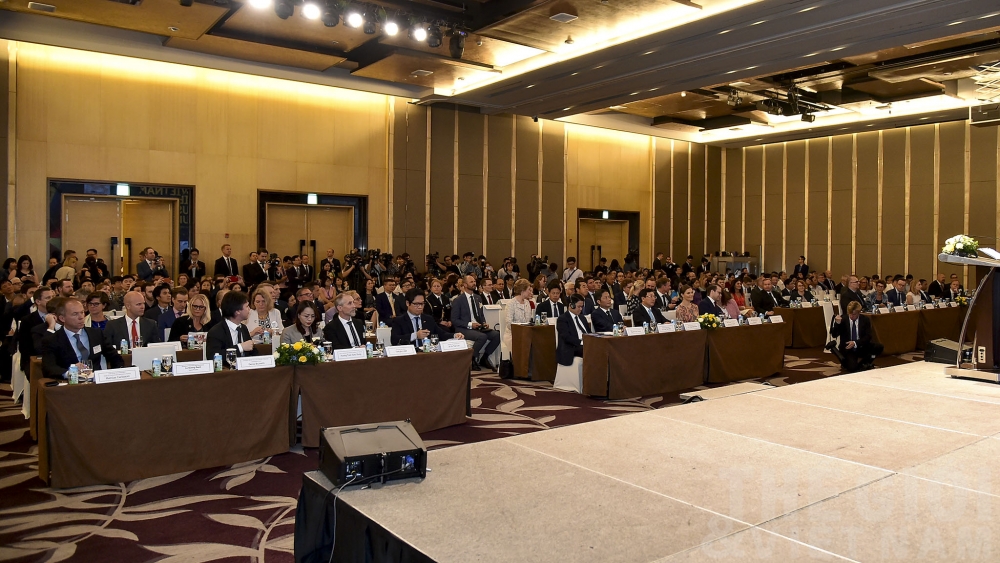 doanh nghiep viet nam thuy dien trao doi hop tac kinh doanh