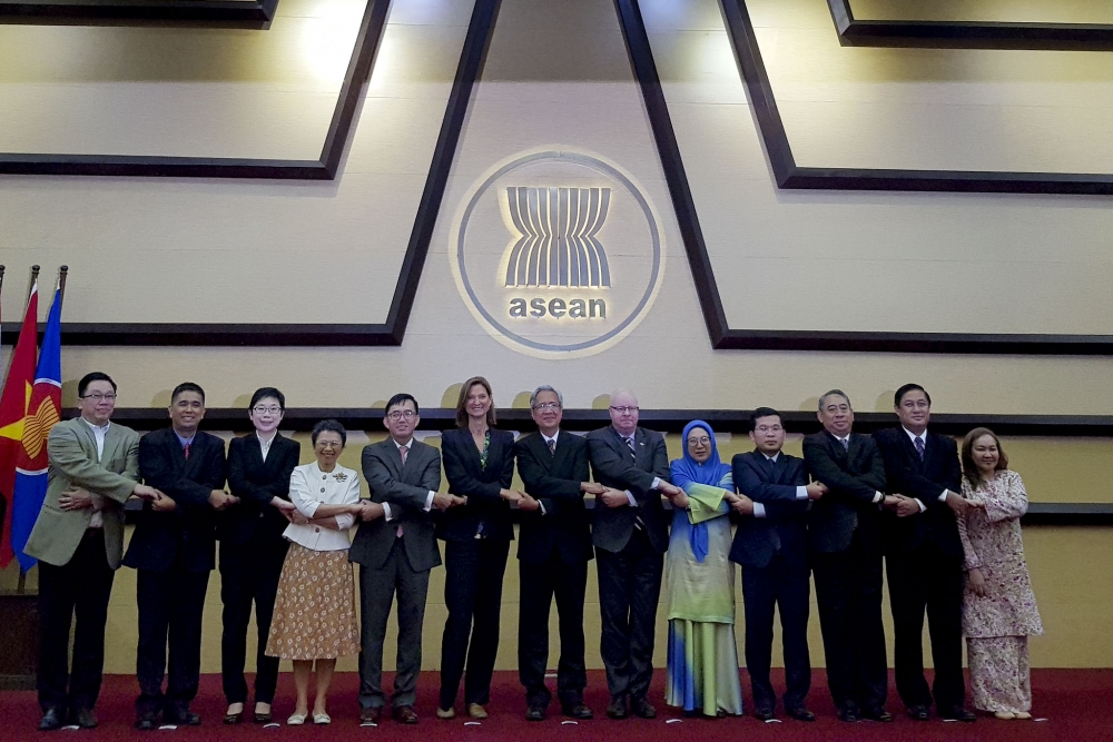 cuoc hop lan thu tu uy ban hop tac chung theo linh vuc asean na uy