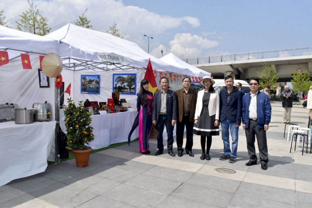 viet nam tham du embassy festival lan thu nhat tai ba lan