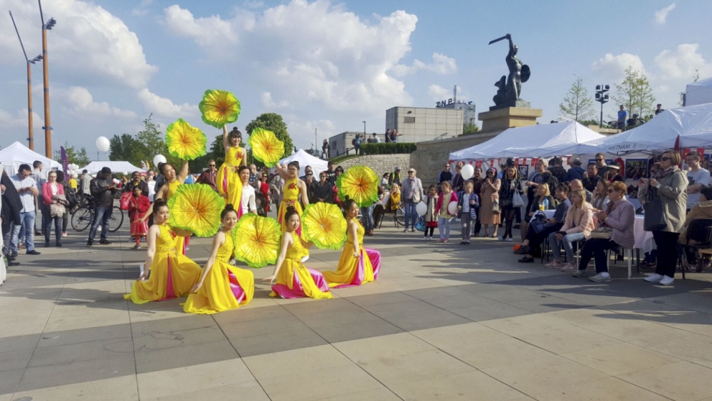 viet nam tham du embassy festival lan thu nhat tai ba lan