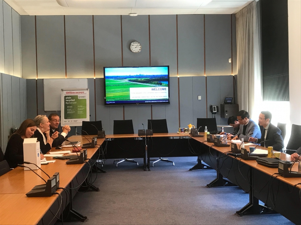 doan uy ban phap luat quoc hoi tham lam viec tai ha lan