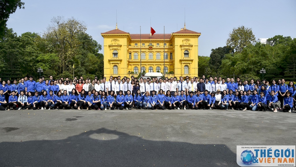 doan bo ngoai giao vao lang vieng chu tich ho chi minh dip sinh nhat nguoi