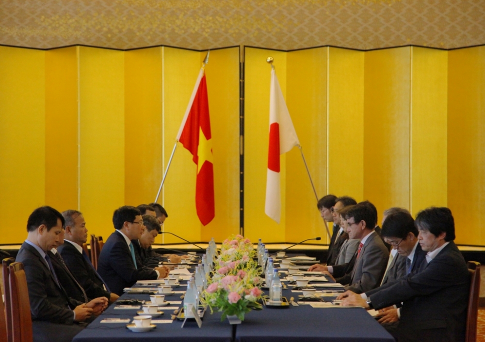 pho thu tuong pham binh minh hoi dam voi ngoai truong nhat ban taro kono