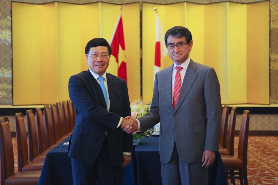 pho thu tuong pham binh minh hoi dam voi ngoai truong nhat ban taro kono