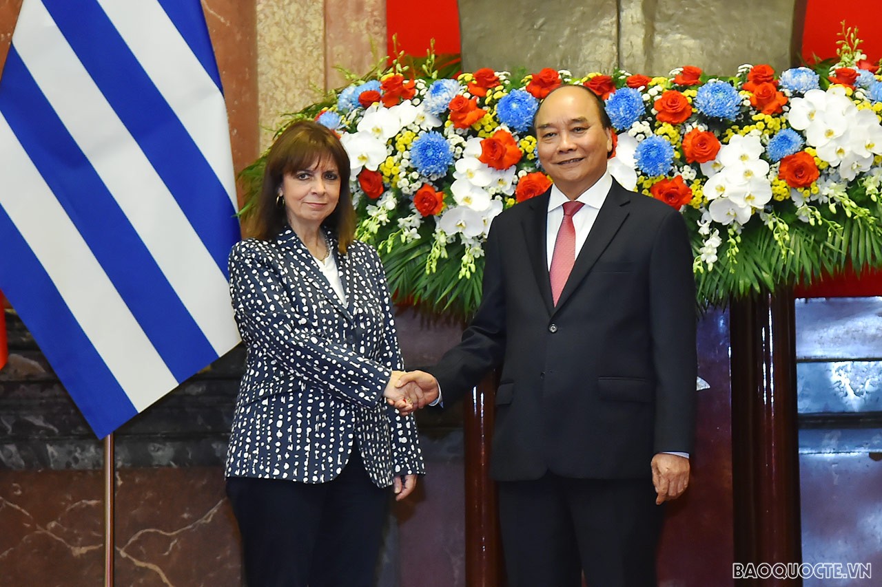 Chuyến thăm của bà Katerina Sakellaropoulou là chuyến thăm thứ hai của Tổng thống Hy Lạp đến Việt Nam, diễn ra trong bối cảnh quan hệ hữu nghị truyền thống giữa hai nước đang phát triển tốt đẹp.