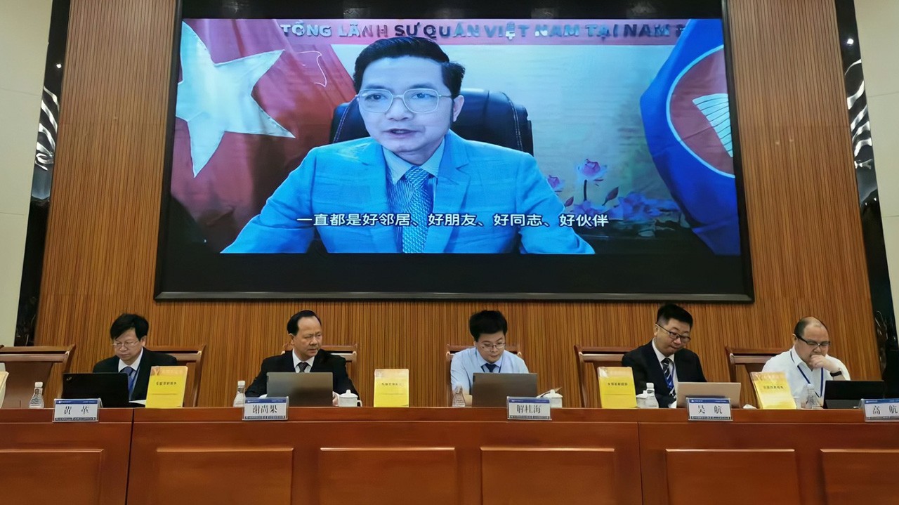 Tổng Lãnh sự Việt Nam tại Nam Ninh Đỗ Nam Trung phát biểu qua video tại Hội nghị.