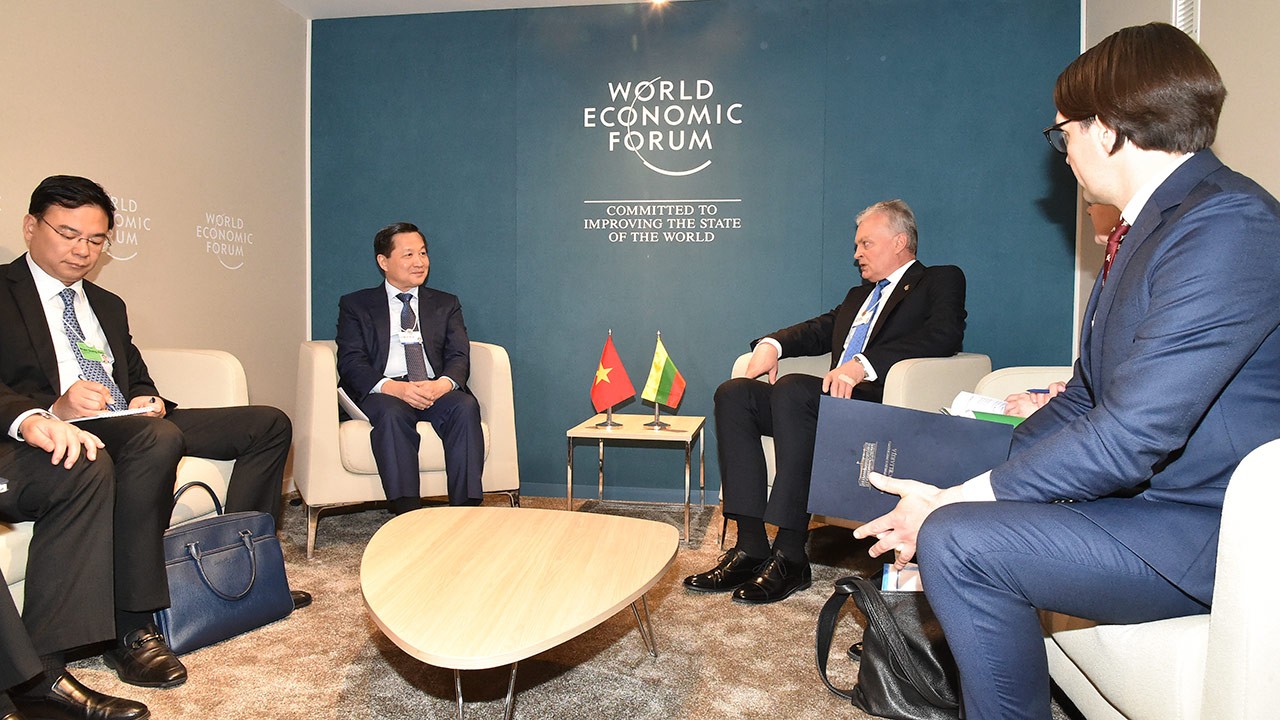 Phó Thủ tướng Chính phủ Lê Minh Khái hội kiến với Tổng thống Litva Gitanas Nauseda.