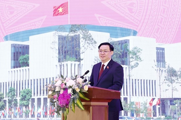 Chủ tịch Quốc hội Vương Đình Huệ phát biểu cuộc gặp mặt và triển khai hoạt động của Nhóm nữ đại biểu Quốc hội Việt Nam nhiệm kỳ Quốc hội khóa XV.