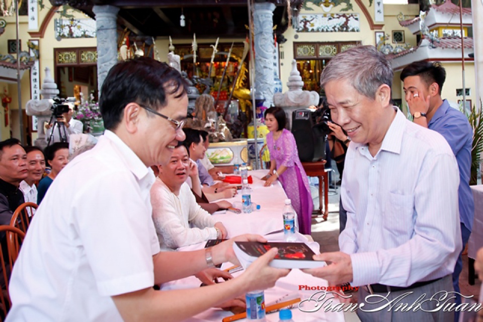 vinh danh dong gop cua gs ts ngo duc thinh voi tin nguong tho mau