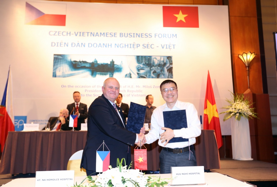 Tổng thống Cộng hòa Czech dự Diễn đàn doanh nghiệp hai nước tin nhap 20170606191452