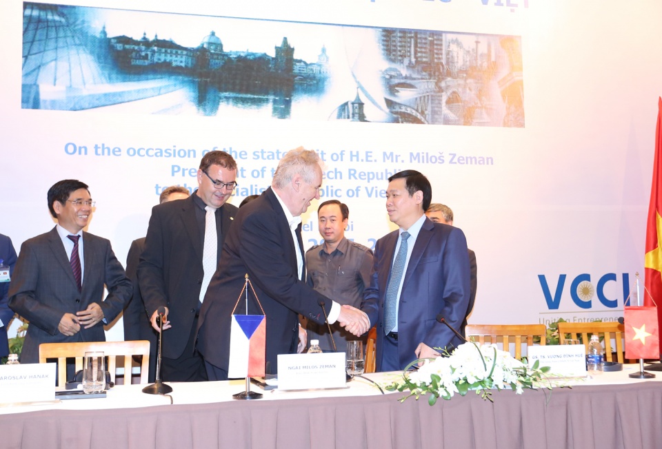 Tổng thống Cộng hòa Czech dự Diễn đàn doanh nghiệp hai nước tin nhap 20170606191452