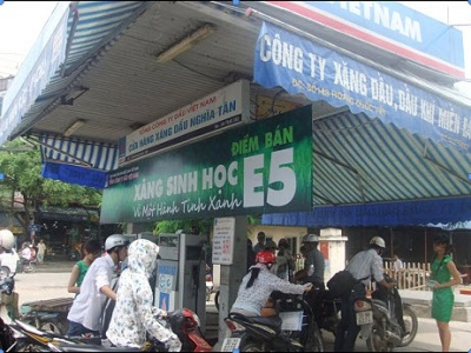 Từ 1/1/2018, chỉ sản xuất, kinh doanh xăng E5 RON 92 và RON 95 tin nhap 20170607172504
