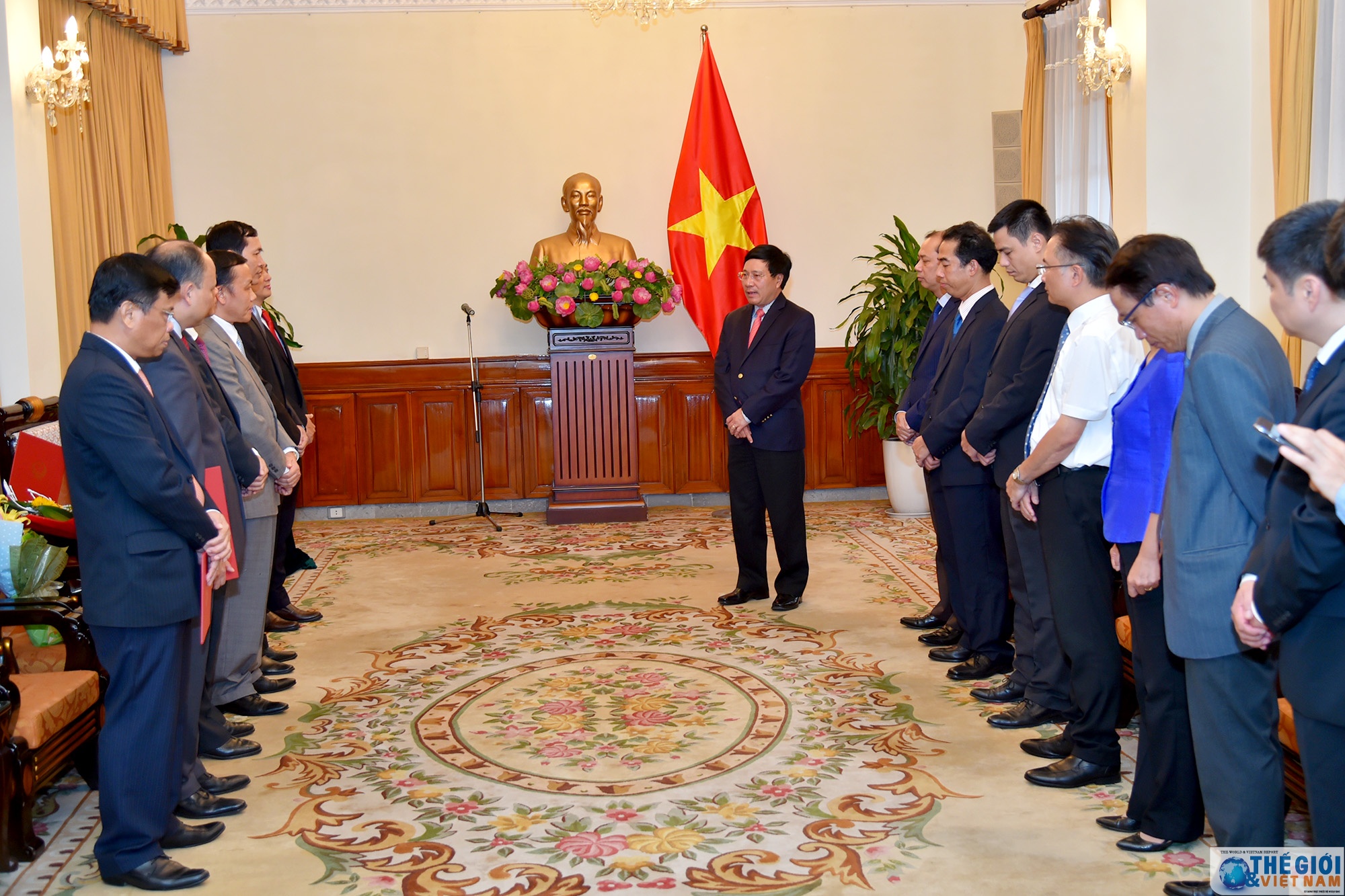 bo ngoai giao trao quyet dinh bo nhiem thu truong cac don vi