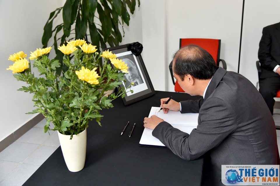 lanh dao bo ngoai giao vieng cuu thu tuong duc helmut kohl