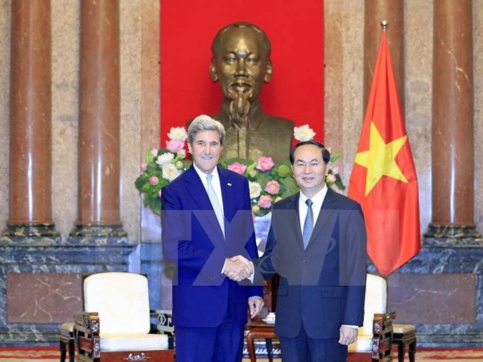 Chủ tịch nước tiếp cựu Ngoại trưởng Hoa Kỳ John Kerry tin nhap 20170622001901