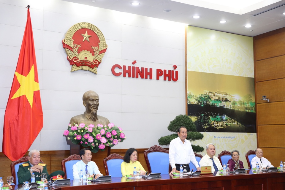 huy dong moi nguon luc de tung buoc nang cao cuoc song nguoi co cong