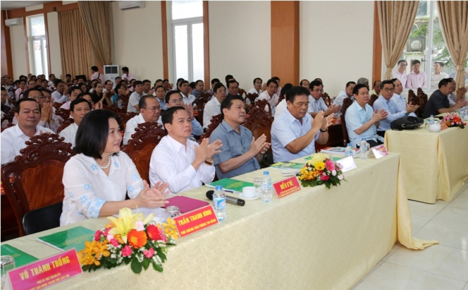 Nâng cao chất lượng tín dụng cho hộ nghèo tin nhap 20170628214436