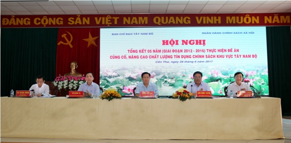 Nâng cao chất lượng tín dụng cho hộ nghèo tin nhap 20170628214436